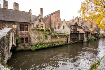 Fototapeta na wymiar Bruges Canal in Fall