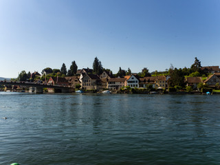 Obraz premium vistas desde el Rhin a Stein am Rhein, premio Wakker 1972 por sus frescos exteriores tan bien conservados. Suiza, verano de 2016 OLYMPUS DIGITAL CAMERA