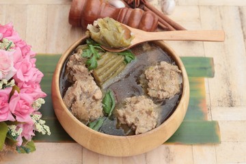 Soup with bitter melon stuffed with minced pork.