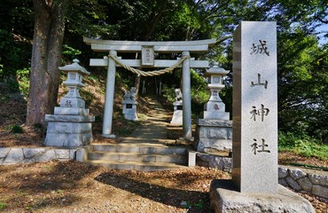 城山神社