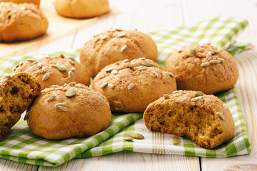 Sweet pumpkin buns with cinnamon and ginger.
