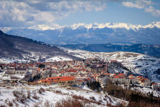 Veduta invernale di Capracotta -Molise