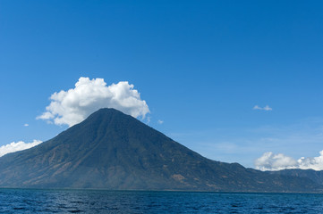 Fototapeta na wymiar Lake Atitlan with vulcano San Pedro on Guatemala
