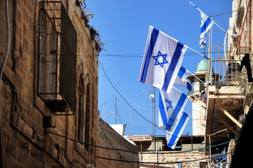 Israelische Flaggen in der Altstadt von Jerusalem