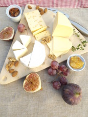 cheeseboard with fruit and carrot-apricot chutney