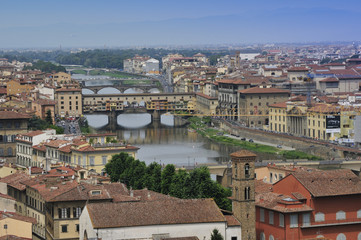 Obraz premium View Along Fiume Arno Towards the Ponte Vecchio-Commercial Jet i