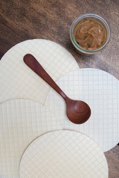 postre - oblea y arequipa - comida t&iacute;pica colombiana