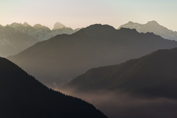 Sonnenaufgang in den Alpen