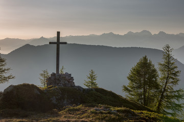 Sonnenaufgang in den Alpen