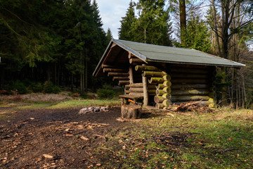 Obraz premium Hütte im Wald