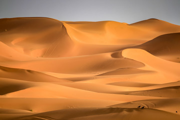 Fototapeta na wymiar Stunning sand dunes of Merzouga