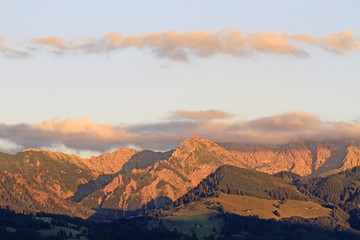 Fototapeta na wymiar Allgäuer Berge - Alpenglühen