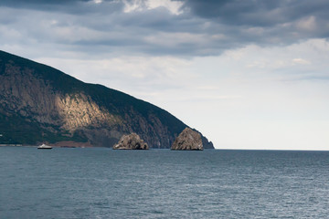 Fototapeta na wymiar Beautiful view on a bear mountain of the southern coast in Crimea