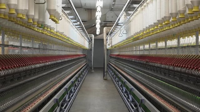 Прядильная фабрика. Производства тканей,  шелка,  льна,  синтетики, ниток. Автоматизированный процесс. 