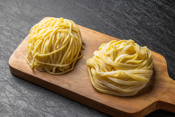 イタリア食材　生パスタ　 Raw pasta and Italian ingredients