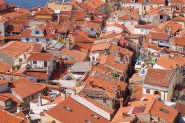 Fototapeta na wymiar Pirano, Croazia veduta delle case citta' vecchia