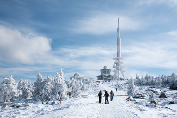 Auf dem  Heinrich-Heine-Weg zum winterlichen Brocken mit 1142m üNN  