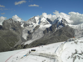 Fototapeta na wymiar Szczyty gór w zimie