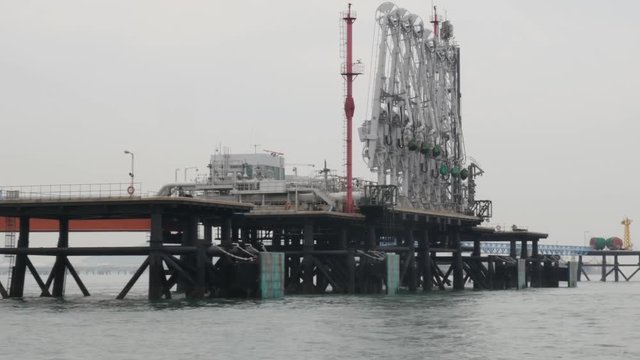 Jetty of liquefied gas on marine terminal