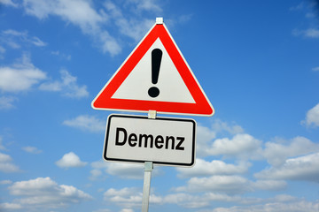 Demenz, Alzheimer, Hirnverfall, Alter, Alterung, Gehirn, Gedächtnis, Erinnerung, Neurologie, Schild, Warnung, symbolisch, Psyche, Orientierung, Denken, Syndrom