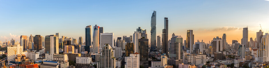 Obraz premium Bangkok cityscape in sunset time, Thailand
