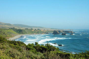 Fototapeta premium Scenic View of the Pacific Coast of Northern California with a Little Fog