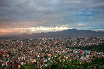  Katmandu - veduta dalla città dalla collina di Swayambhunath