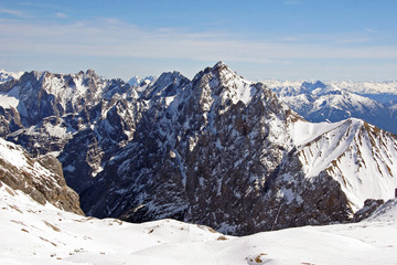 Fototapeta na wymiar Zugspitze high mountains landscape