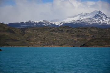 Fototapeta na wymiar landscape of lake and mountain in Patagonia Chile