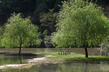 River flood sitting zone