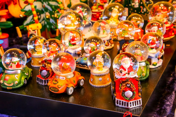 Weihnachtslich Schneekugel