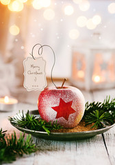 Weihnachtlicher Apfel mit kleinem Gruß
