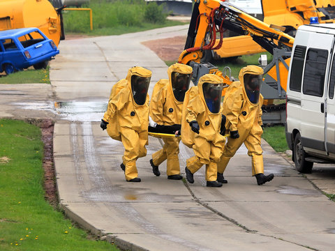 Rescuers at work on the liquidation of the accident