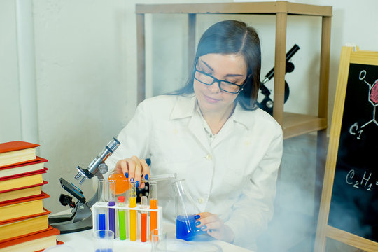 woman scientist doctor making science experiments