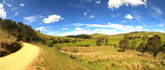 Road to Victoria falls in Australia © pink candy