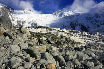 Obraz premium Belukha Peak (4506m) in Altai Mountains, Russian Federation