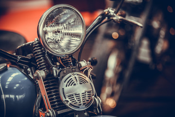 Vintage motorfiets koplamp en claxon
