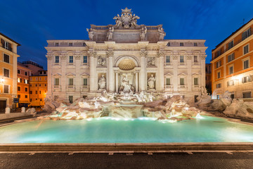 Trevi fountain at sunrise, Rome - 128256584
