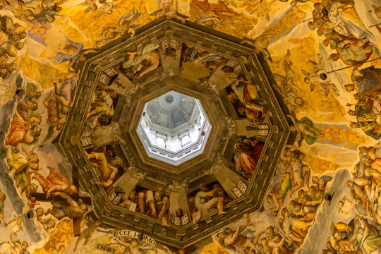 Picture of the Judgment Day on the ceiling of dome in Santa Mari