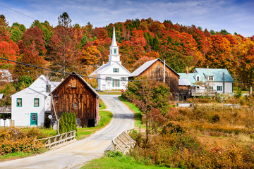 Rural Vermont, USA autumn foliage. - obrazy, fototapety, plakaty