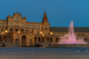 Fototapeta na wymiar Plaza de Espana at dusk