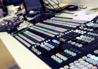 Professional audio mixing console radio / TV broadcasting