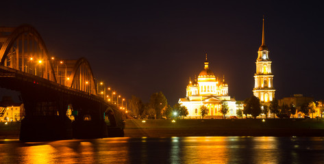 Fototapeta premium transfiguration cathedral and motor bridge rybinsk night