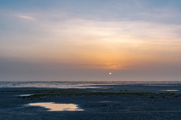Sonnenaufgang über dem Wattenmeer