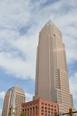 Fototapeta na wymiar Skyscraper in downtown Cleveland on a beautiful day