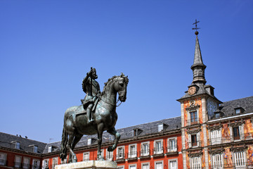 Equestrian monument 2