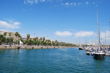 Fototapeta na wymiar Puerto de Barcelona