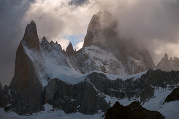 Obraz premium Pointed peaks in the clouds. Argentina. Patagonia.