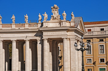 Fototapeta na wymiar Roma, Città del Vaticano - il colonnato del Bernini