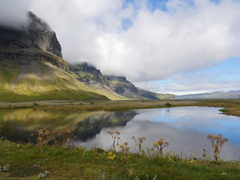Der  Berg Lómagnúpur im Süden von Island